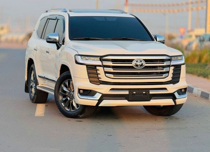 Подержанный Toyota Land Cruiser 200 Series Рестайлинг 2, 4.0 л, 2015 в Дубае от Humera automobile fze Белый цвет. GCC | AUTO.AE | Объявление #271181