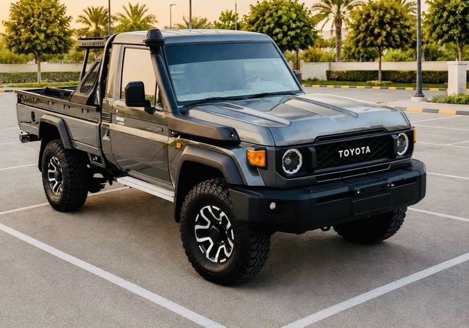 مستعملة Toyota Land Cruiser 70 Series 70 Series Facelift 1, 4.2 l, 2008 في في دبي من Humera automobile fze، اللون رمادي. مواصفات الخليج | AUTO.AE | إعلان #271300