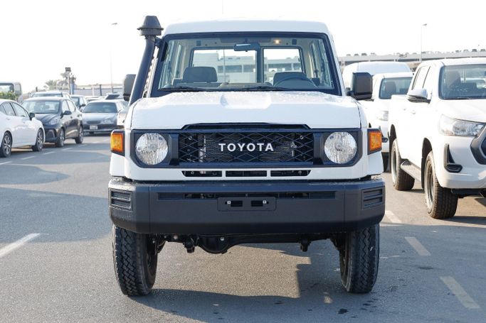 جديدة Toyota Land Cruiser 70 Series 70 Series Facelift 2, 4.0 l, 2026 في في دبي من Wafrah Automotive Fzco، اللون أبيض. مواصفات الخليج | AUTO.AE | إعلان #272220