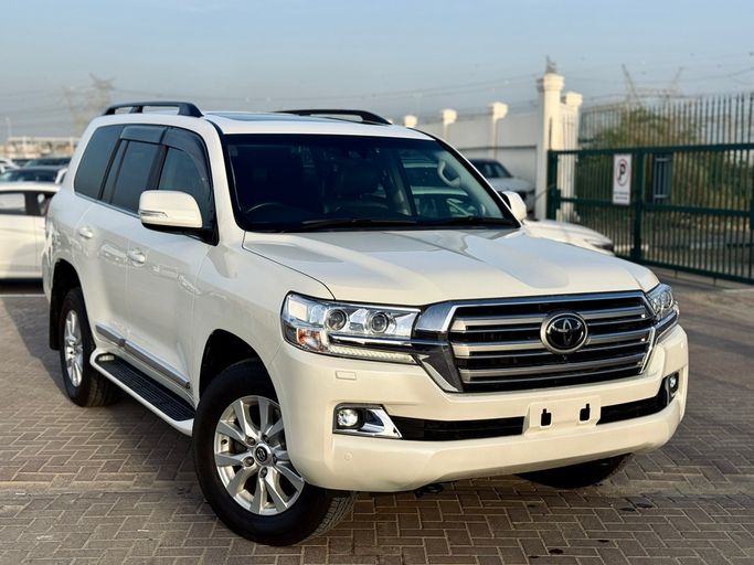 Подержанный Toyota Land Cruiser 200 Series Рестайлинг 2, 4.5 л, 2018 в Дубае от REAAN MOTORS FZE Белый цвет. Other | AUTO.AE | Объявление #272256