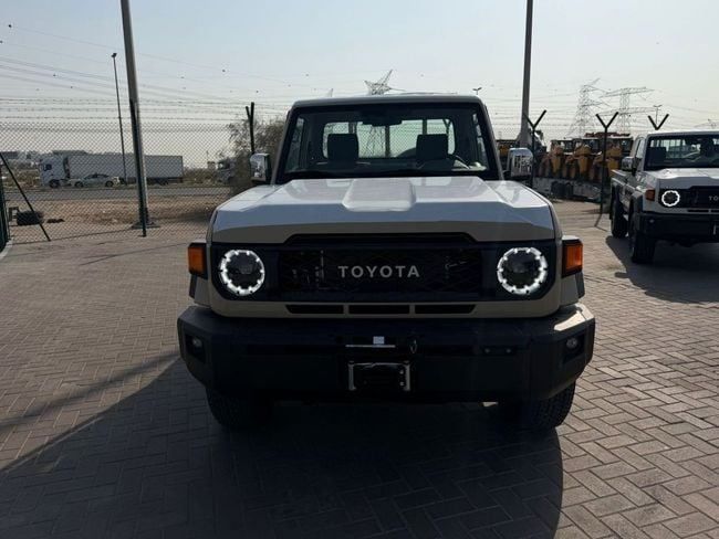 جديدة Toyota Land Cruiser 70 Series 70 Series Facelift 2, 2.8 l, 2026 في في دبي من GT MOTORS، اللون بيج. مواصفات الخليج | AUTO.AE | إعلان #272561