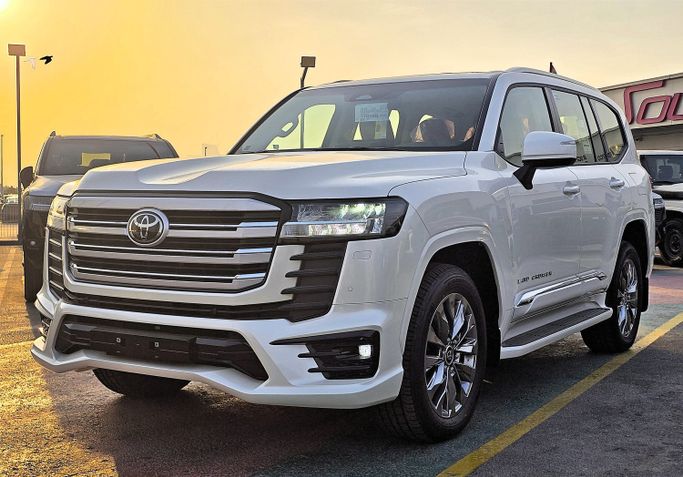 Новый Toyota Land Cruiser 300 Series, 4.0 л, 2026 в ОАЭ, Дубай от Soltan Auto Белый цвет. GCC | AUTO.AE | Объявление #274322