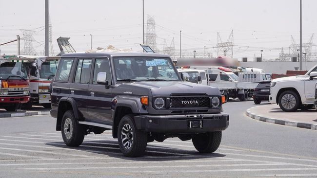 جديدة Toyota Land Cruiser 70 Series 70 Series Facelift 2, 4.0 l, 2025 في في الإمارات, دبي من GT MOTORS، اللون أرجواني. مواصفات الخليج | AUTO.AE | إعلان #274587