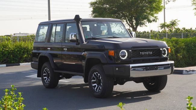 جديدة Toyota Land Cruiser 70 Series 70 Series Facelift 2, 4.0 l, 2025 في في الإمارات, دبي من GT MOTORS، اللون أرجواني. مواصفات الخليج | AUTO.AE | إعلان #274660
