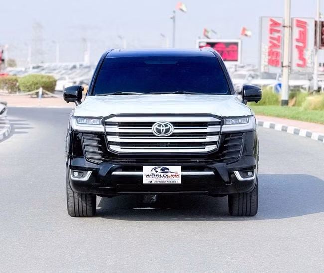مستعملة Toyota Land Cruiser 200 Series 200 Series Facelift 2, 4.0 l, 2019 في في الإمارات, دبي من WORLDLINK AUTOMOBILE FZE، اللون أسود. مواصفات الخليج | AUTO.AE | إعلان #277385