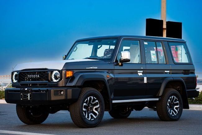 Новый Toyota Land Cruiser 70 Series Рестайлинг 2, 2.8 л, 2026 в ОАЭ, Дубай от Hussein Ghulam Motors FZCO Черный цвет. GCC | AUTO.AE | Объявление #278235