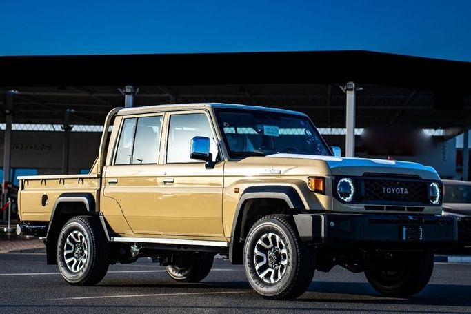 جديدة Toyota Land Cruiser 70 Series 70 Series Facelift 2, 4.0 l, 2026 في في الإمارات, دبي من Hussein Ghulam Motors FZCO، اللون بيج. مواصفات الخليج | AUTO.AE | إعلان #278245