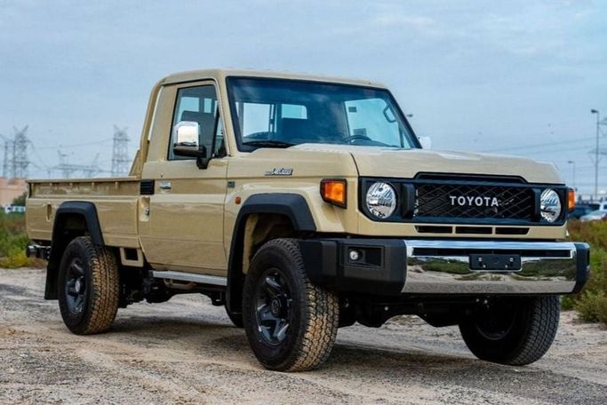 جديدة Toyota Land Cruiser 70 Series 70 Series Facelift 2, 4.0 l, 2025 في في الإمارات, دبي من Hussein Ghulam Motors FZCO، اللون بيج. مواصفات الخليج | AUTO.AE | إعلان #278377