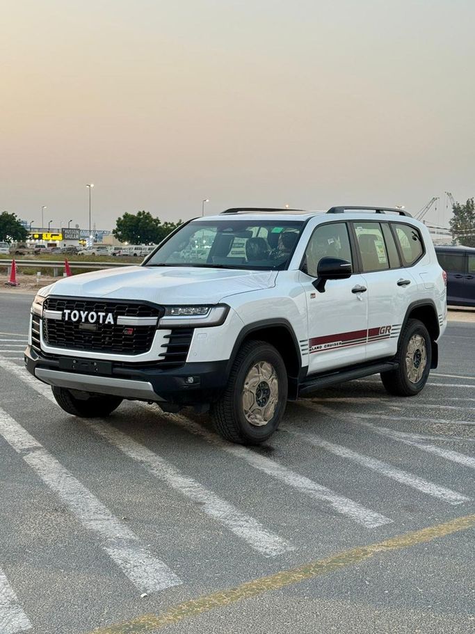 جديدة Toyota Land Cruiser Twin Turbo السلسلة 300, 3.5 l, 2025 في في الإمارات, دبي من Signature Motors FZE، اللون أبيض. مواصفات الخليج | AUTO.AE | إعلان #278475