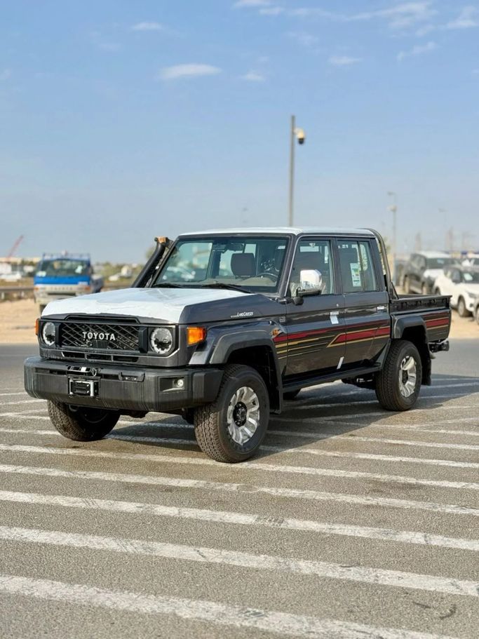 جديدة Toyota Land Cruiser 70 Series 70 Series Facelift 2, 4.0 l, 2026 في في الإمارات, دبي من Signature Motors FZE، اللون أسود. مواصفات الخليج | AUTO.AE | إعلان #278488