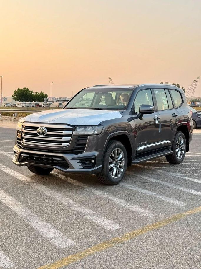 جديدة Toyota Land Cruiser i-FORCE MAX السلسلة 300, 3.4 l, 2026 في في الإمارات, دبي من Signature Motors FZE، اللون رمادي. مواصفات الخليج | AUTO.AE | إعلان #278492