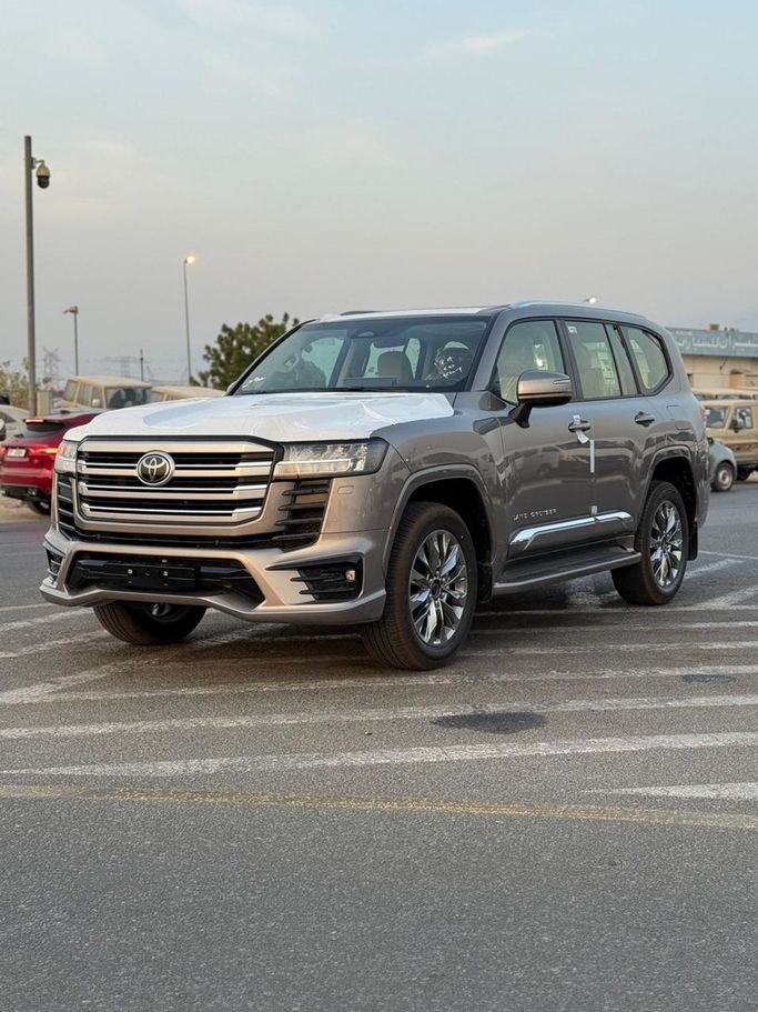 جديدة Toyota Land Cruiser Twin Turbo السلسلة 300, 3.5 l, 2025 في في الإمارات, دبي من Signature Motors FZE، اللون فضي. مواصفات الخليج | AUTO.AE | إعلان #278506