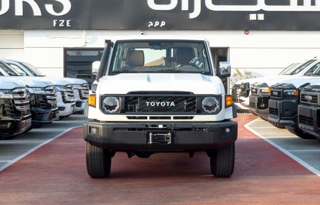 جديدة Toyota Land Cruiser 70 Series 70 Series Facelift 2, 2.8 l, 2026 في في الإمارات, دبي من Gulzar Motors FZE، اللون أبيض. مواصفات الخليج | AUTO.AE | إعلان #281617