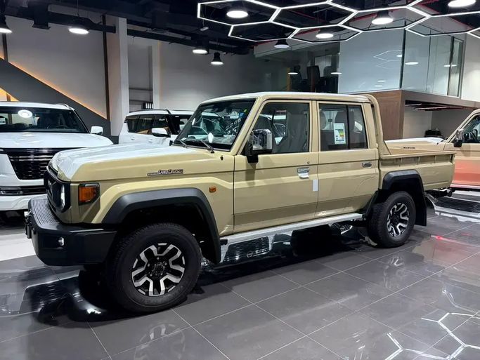 جديدة ⁦Toyota Land Cruiser 70 Series 70 Series Facelift 2، 4.0 l، 2026⁩ في في الإمارات, دبي من BANIYAS CARS SHOWROOM، اللون بيج. مواصفات الخليج | AUTO.AE | إعلان #286426