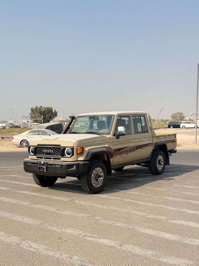 New ⁦Toyota Land Cruiser 70 Series Facelift 2, 4.0 l, 2026⁩ in UAE, Dubai by Maqbool Motors FZCO, Beige color. GCC Specs | AUTO.AE | Listing #286453