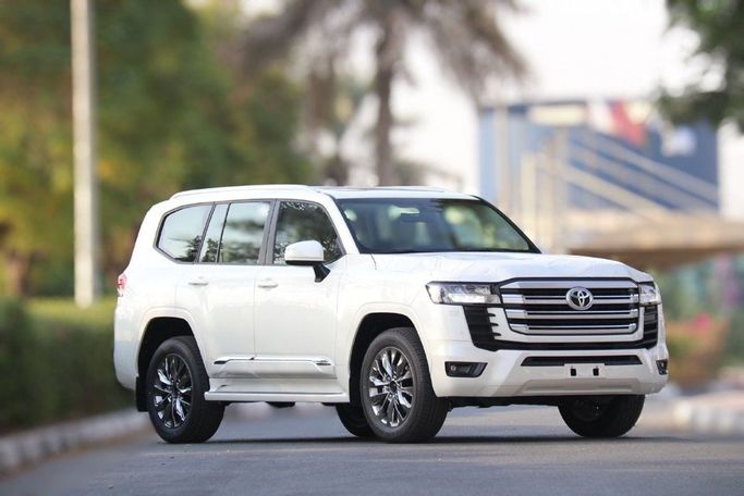 جديدة ⁦Toyota Land Cruiser Twin Turbo السلسلة 300، 3.5 l، 2026⁩ في في الإمارات, دبي من Maqbool Motors FZCO، اللون أبيض. مواصفات الخليج | AUTO.AE | إعلان #286513