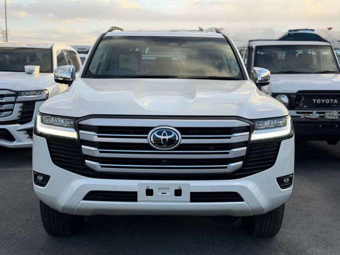 جديدة ⁦Toyota Land Cruiser Twin Turbo السلسلة 300، 3.3 l، 2025⁩ في في الإمارات, دبي من AUTO RANCH FZE، اللون أبيض. المواصفات اليابانية | AUTO.AE | إعلان #286559