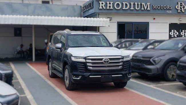جديدة ⁦Toyota Land Cruiser السلسلة 300، 4.0 l، 2026⁩ في في الإمارات, دبي من Rhodium Motors FZE، اللون أسود.  | AUTO.AE | إعلان #286616