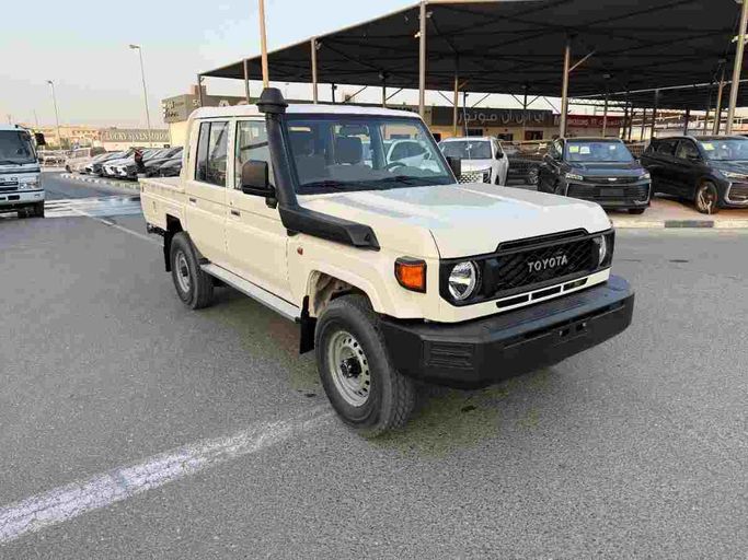 New ⁦Toyota Land Cruiser 70 Series Facelift 2, 4.0 l, 2026⁩ in UAE, Dubai by NAZ INTERNATIONAL MOTORS FZCO, White color. Japanese Specs | AUTO.AE | Listing #287451
