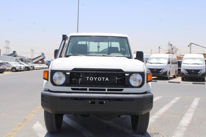 جديدة ⁦Toyota Land Cruiser 70 Series 70 Series Facelift 2، 2.8 l، 2026⁩ في في الإمارات, دبي من Wafrah Automotive Fzco، اللون أبيض. مواصفات الخليج | AUTO.AE | إعلان #288135