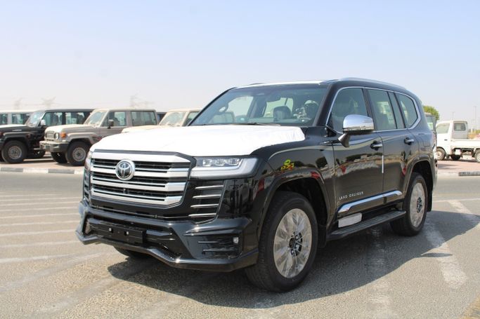 جديدة ⁦Toyota Land Cruiser Twin Turbo السلسلة 300، 3.3 l، 2026⁩ في في الإمارات, دبي، اللون أسود. مواصفات الخليج | AUTO.AE | إعلان #289205