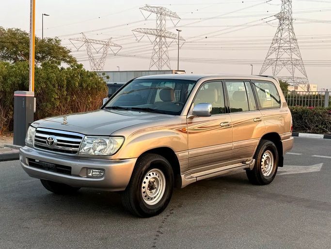 Подержанный ⁦Toyota Land Cruiser 100 Series Рестайлинг 1, 4.5 л, 2004⁩ в ОАЭ, Дубай от ALMUWAFAQ MOTORS Золотистый цвет. GCC | AUTO.AE | Объявление #295288