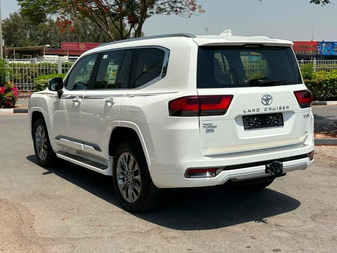 New Toyota Land Cruiser i-FORCE MAX 300 Series, 3.4 l, 2026 in UAE, Dubai by Royal Motors, White color. GCC Specs | AUTO.AE | Listing #295394 — photo 14 of 16