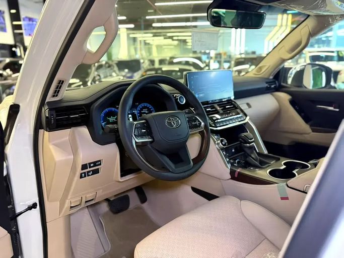 جديدة Toyota Land Cruiser Twin Turbo السلسلة 300، 3.5 لتر، 2026 في الإمارات، دبي من GE Motors، اللون أبيض. مواصفات الخليج | AUTO.AE | إعلان #295576 — صورة 11 من 15