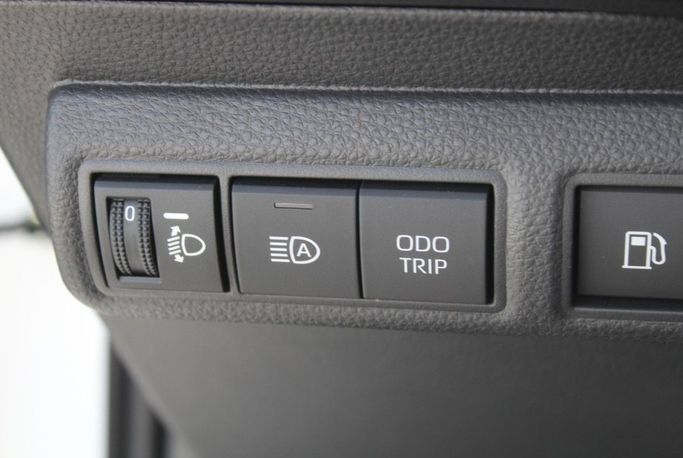 Новый Toyota Levin XII (E210) Рестайлинг, 1.8 л, 2023 в Дубае от Titanum Cars Белый цвет. Other | AUTO.AE