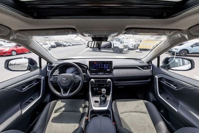 Новый Toyota RAV4 V (XA50), 2.0 л, 2025 в Дубае от Laith Alobaidi Motors Белый цвет. Китайская | AUTO.AE