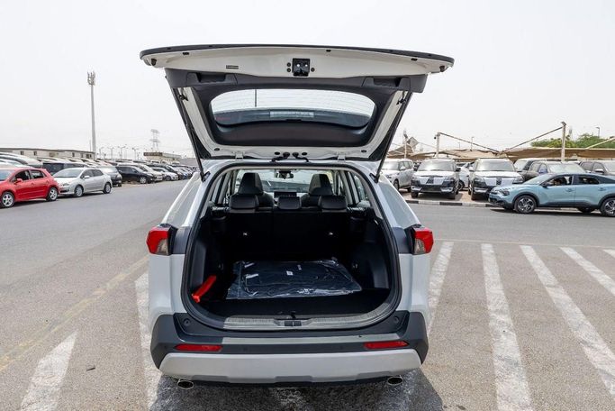 Новый Toyota RAV4 V (XA50), 2.0 л, 2025 в Дубае от Laith Alobaidi Motors Белый цвет. Китайская | AUTO.AE