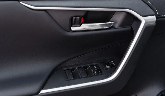 New Toyota RAV4 V (XA50), 2.5 l, 2024 in Dubai by Altass Motors, White color. Other | AUTO.AE