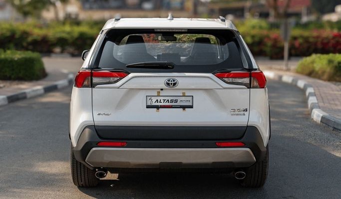 New Toyota RAV4 V (XA50), 2.5 l, 2024 in Dubai by Altass Motors, White color. Other | AUTO.AE