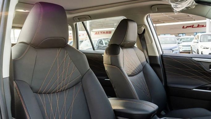 New Toyota RAV4 V (XA50), 2.5 l, 2025 in Dubai by Altass Motors, Black color. Other | AUTO.AE