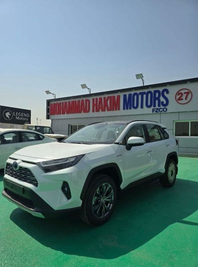 Новый Toyota RAV4 V (XA50), 2.5 л, 2024 в Дубае от Mohamed Hakim Motors Белый цвет. GCC | AUTO.AE