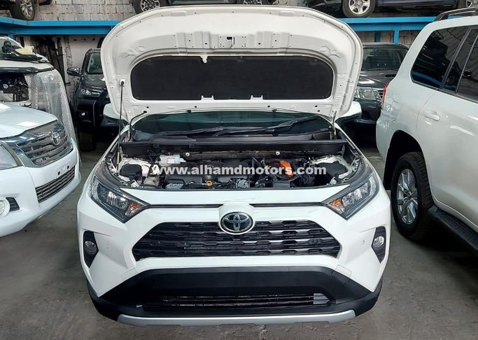Used Toyota RAV4 V (XA50), 2.5 l, 2020 in Dubai by Alhamd Motors, White color. Other | AUTO.AE