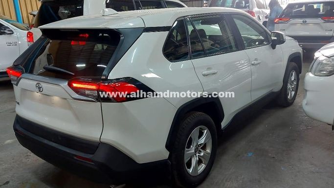 Used Toyota RAV4 V (XA50), 2.5 l, 2020 in Dubai by Alhamd Motors, White color. Other | AUTO.AE