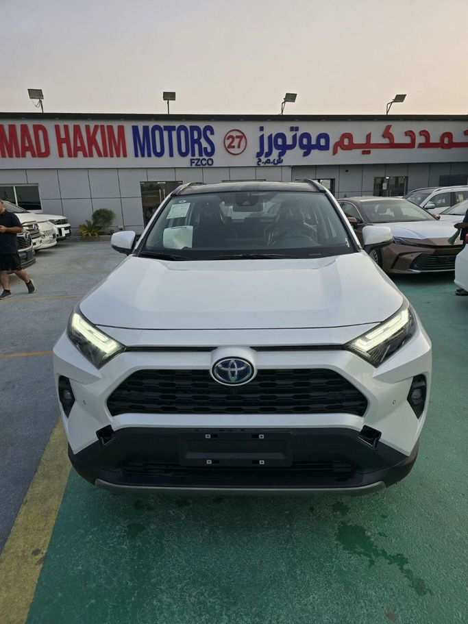 New Toyota RAV4 V (XA50), 2.5 l, 2025 in Dubai by Mohamed Hakim Motors, White color. Other | AUTO.AE