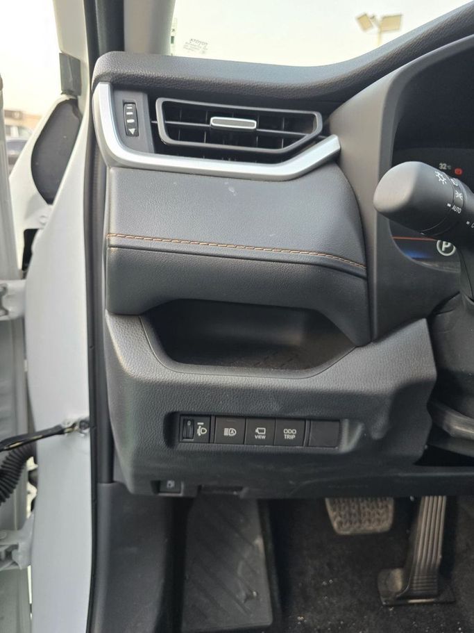 New Toyota RAV4 V (XA50), 2.5 l, 2025 in Dubai by Mohamed Hakim Motors, White color. Other | AUTO.AE