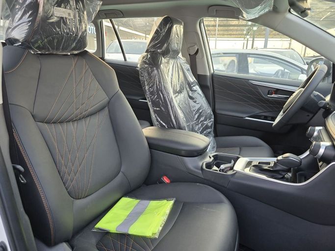 New Toyota RAV4 V (XA50), 2.5 l, 2025 in Dubai by Mohamed Hakim Motors, White color. Other | AUTO.AE
