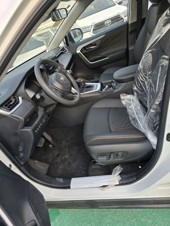 New Toyota RAV4 V (XA50), 2.5 l, 2025 in Dubai by Mohamed Hakim Motors, White color. Other | AUTO.AE