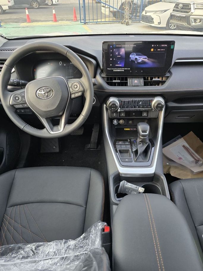 New Toyota RAV4 V (XA50), 2.5 l, 2025 in Dubai by Mohamed Hakim Motors, White color. Other | AUTO.AE