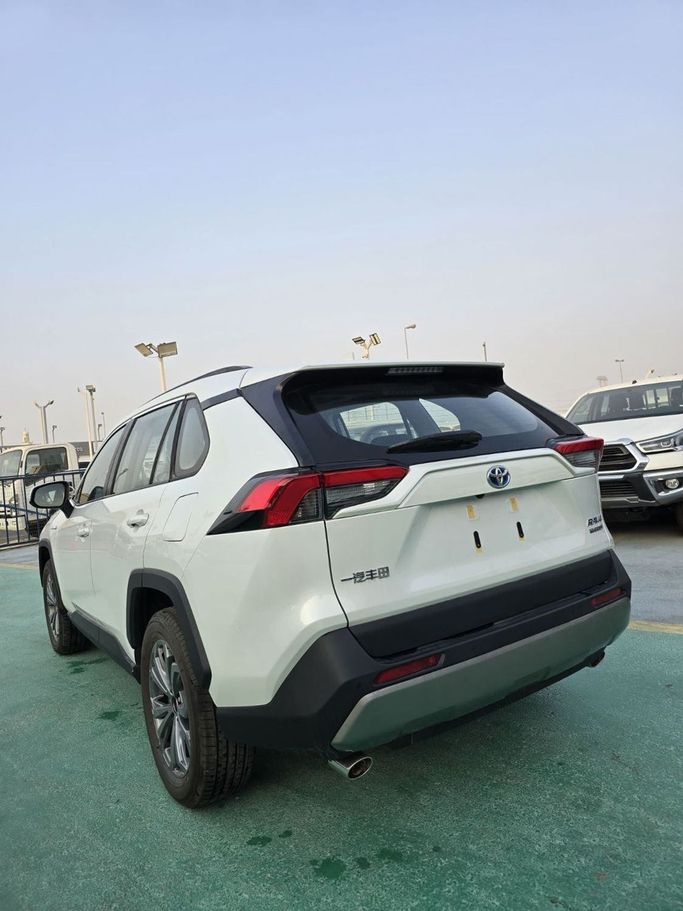 New Toyota RAV4 V (XA50), 2.5 l, 2025 in Dubai by Mohamed Hakim Motors, White color. Other | AUTO.AE