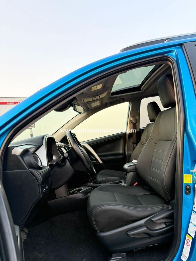 Used Toyota RAV4 IV (XA40) Facelift, 2.5 l, 2017 in Dubai by Alhamd Motors, Blue color. American Specs | AUTO.AE