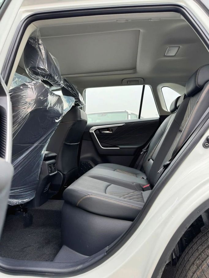 Новый Toyota RAV4 V (XA50), 2.5 л, 2024 в Дубае от SK Motors Белый цвет. Китайская | AUTO.AE