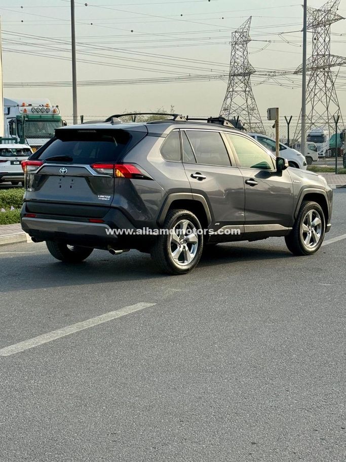 Подержанный Toyota RAV4 V (XA50), 2.5 л, 2020 в Дубае от Alhamd Motors Серый цвет. Other | AUTO.AE