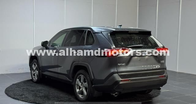 Used Toyota RAV4 V (XA50), 2.5 l, 2022 in Dubai by Alhamd Motors, Grey color. Other | AUTO.AE