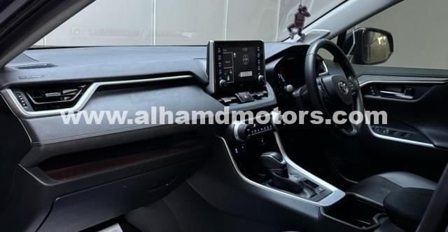 Used Toyota RAV4 V (XA50), 2.5 l, 2022 in Dubai by Alhamd Motors, Grey color. Other | AUTO.AE