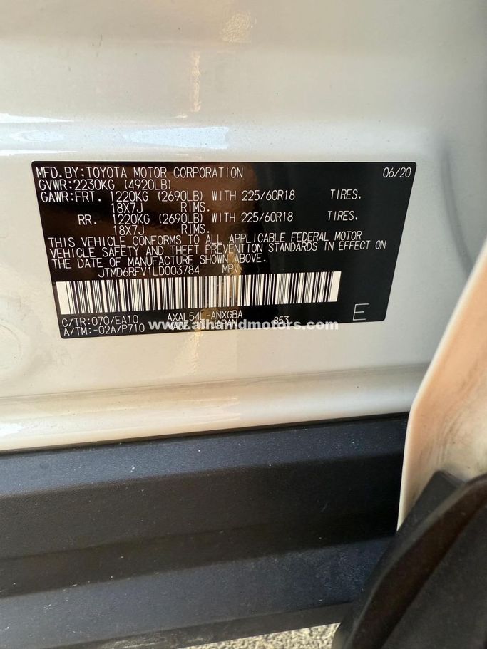 Подержанный Toyota RAV4 V (XA50), 2.5 л, 2020 в Дубае от Alhamd Motors Белый цвет. GCC | AUTO.AE