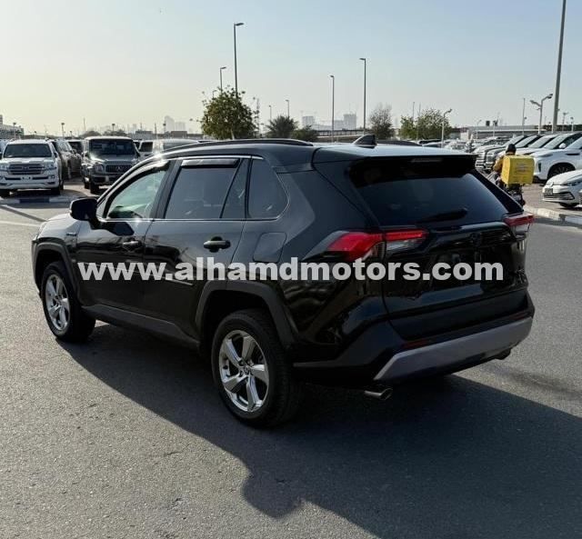 Used Toyota RAV4 V (XA50), 2.5 l, 2021 in Dubai by Alhamd Motors, Black color. American Specs | AUTO.AE